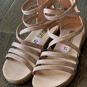 Elegant Women's Strappy Sandals - Tan
